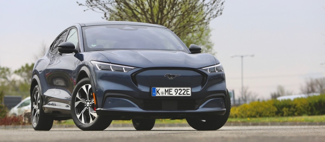 Azt mondtad, hogy maki? Nem, Mach-E! Tudod, az új Mustang