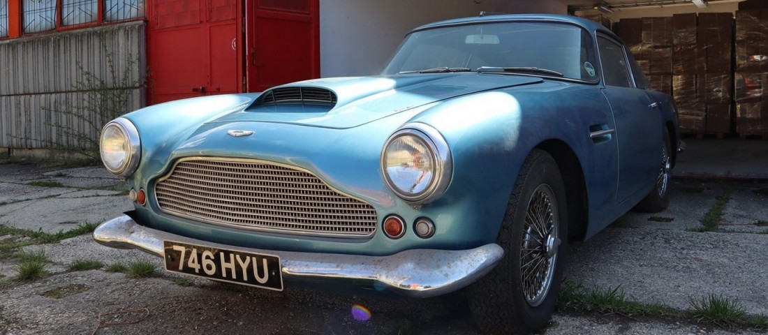 Értékes és ritka Aston Martint árverez el a NAV