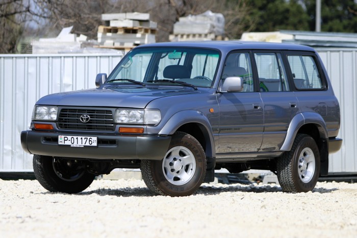 Ez a japán ikerpár téged is tuti feldobna – fapados és fullos Land Cruiser 5 Ez a japán ikerpár téged is tuti feldobna – fapados és fullos Land Cruiser 5