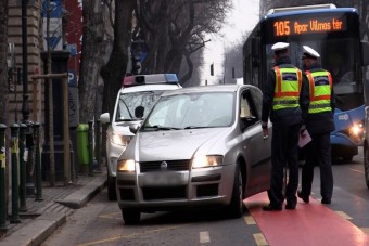 Ezúttal sem kímélték a buszsávban pofátlankodókat