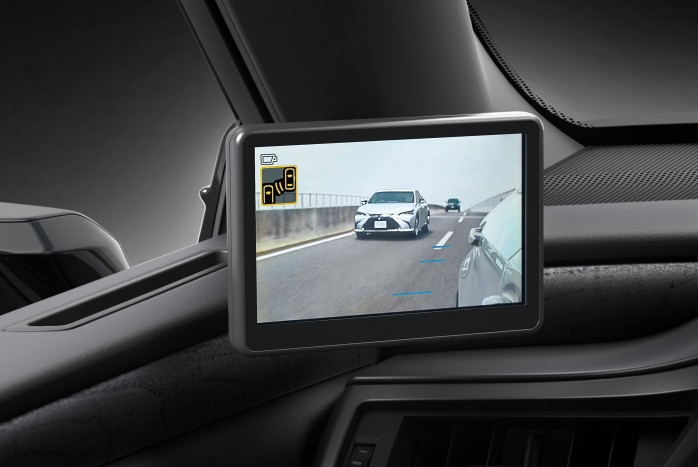 Okosabb lett a Lexus közepes szedánja 8