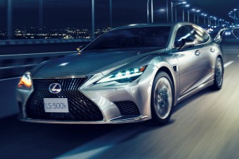 Autonóm funkciókkal erősít a Lexus LS