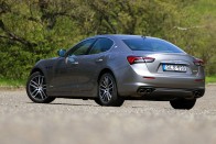 Világvége, vagy szép új világ? Itt az első, hibrid Maserati! 2