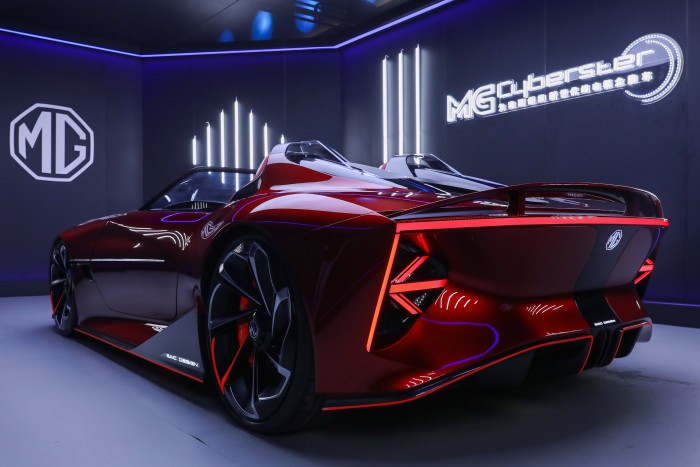 Elektromos roadstert készít a patinás brit márka 7