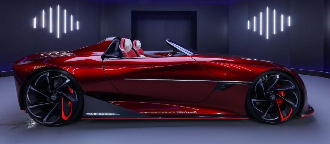 Elektromos roadstert készít a patinás brit márka