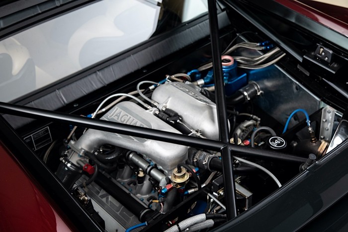 Szinte teljesen érintetlen még ez a ritka Jaguar    6