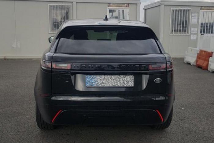 24 milliós luxusautóval akadtak fenn a határon 2