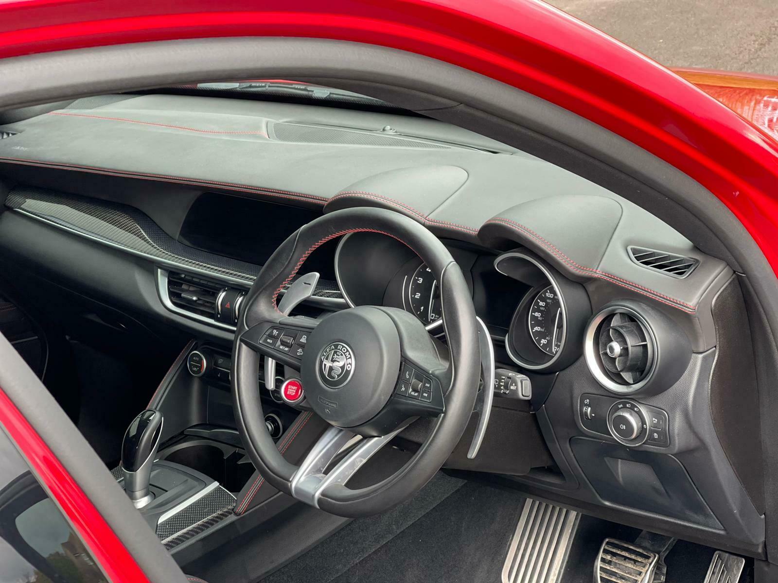 Fából vaskarika ez a 600 lóerősre húzott, ültetett, szélesített Alfa Romeo Stelvio 3