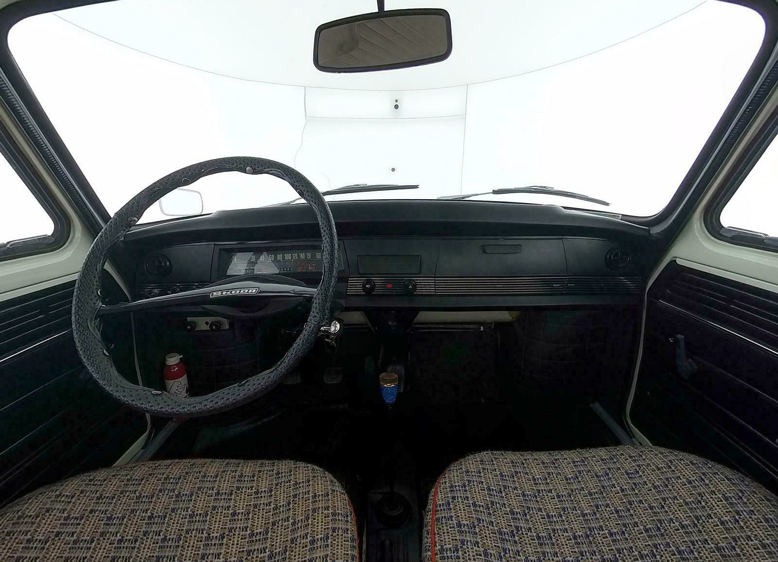 Ez a makulátlan Skoda 110L egyenesen a hetvenes évekbe repít vissza 3