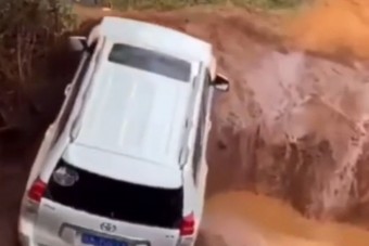 Nem sokan fogadtak volna nagy összegben, hogy ez a Toyota itt felmegy