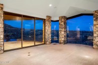 Golyóálló ablakok védték Steven Seagalt luxusvillájában 22