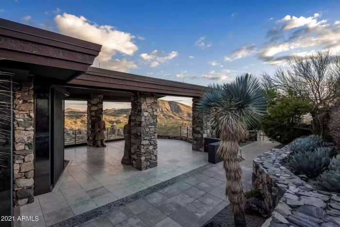 Golyóálló ablakok védték Steven Seagalt luxusvillájában 6