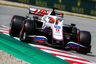 Megint kihúzta a gyufát az F1 rosszfiúja