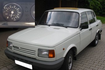 Megtáltosodott a Wartburg a százas benzintől?
