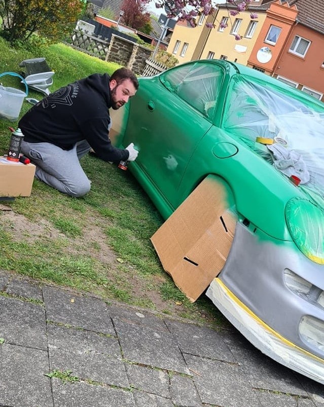 Hős vagy idióta, aki az utcán, flakonos festékkel fényez le egy Porschét? 3