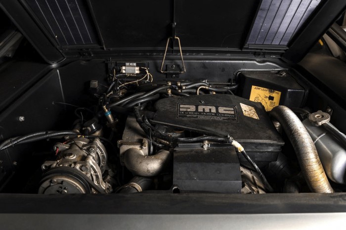 1985-be repít vissza ez a DeLorean 6