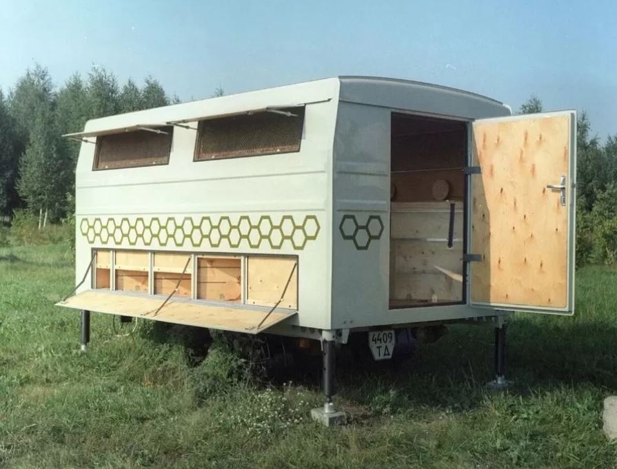 Kitalálod, mit húz maga után ez a Lada Niva? 1