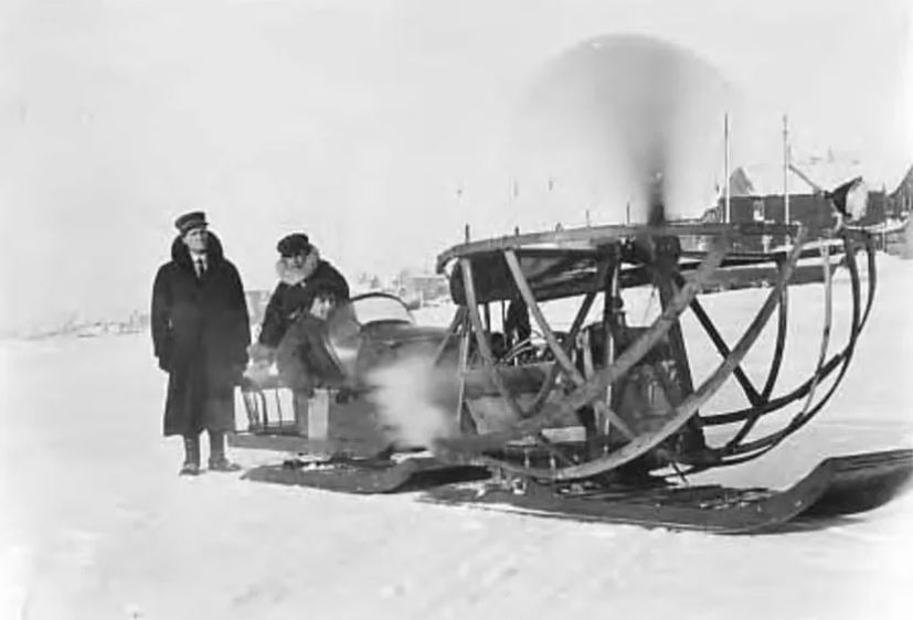 Az ember, aki kutyák helyett repülőgépmotort fogott a szán elé 1