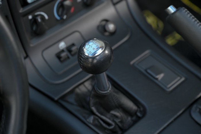 Pokolbéli csábító ez a rikító Viper 10