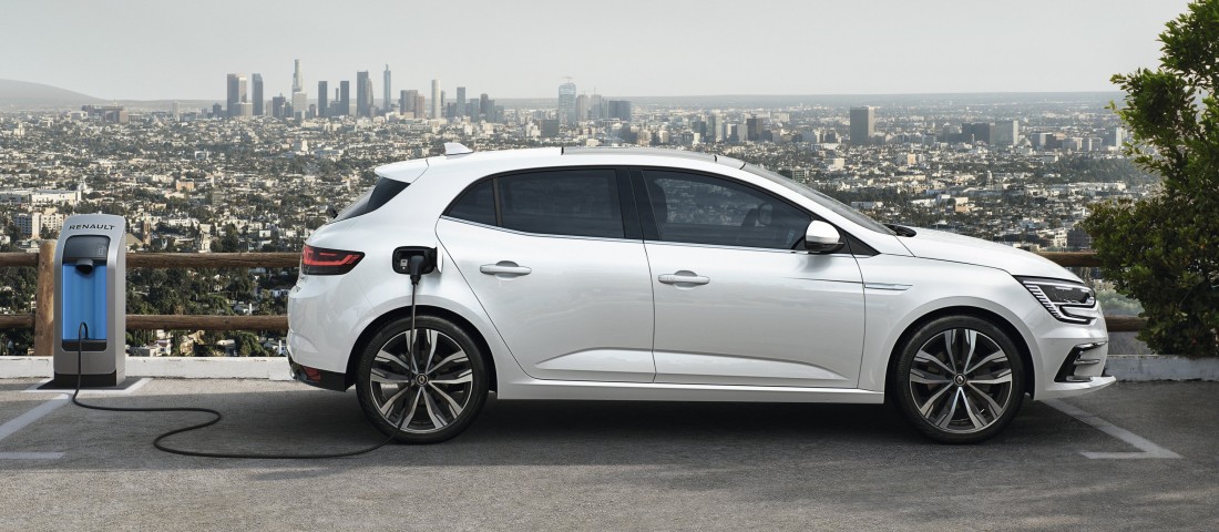 Újabb Renault kapott konnektoros hibrid hajtásláncot