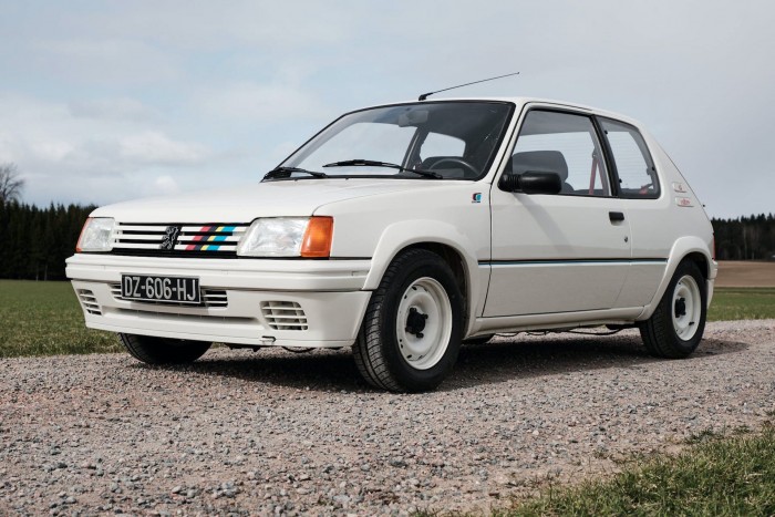 Tiszta vezetési élmény a 205 Rallye 12