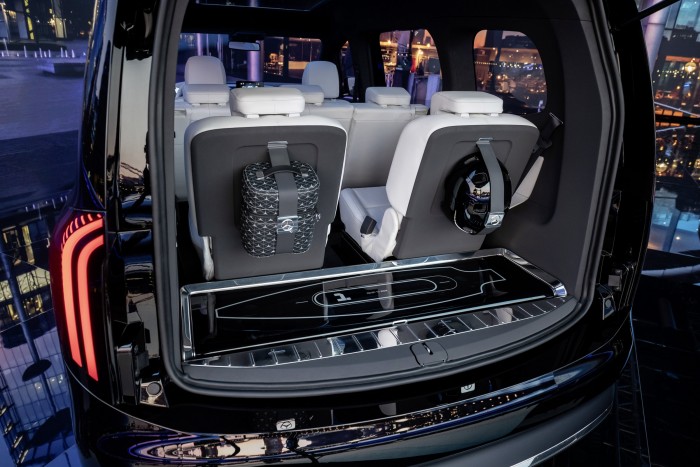 Megszületett a legcsaládibb Mercedes 7