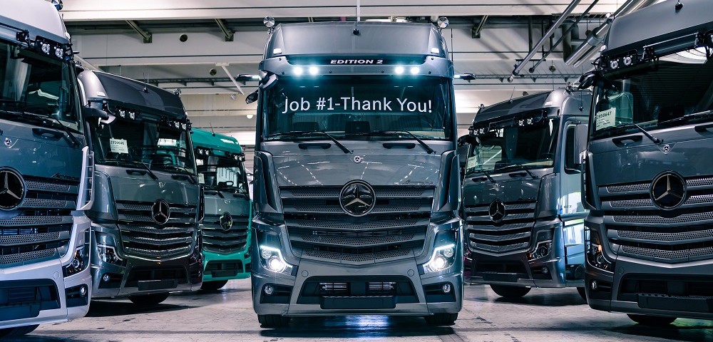 Megjöttek az első képek a limitált Actrosról