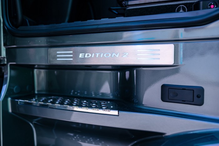 Megjöttek az első képek a limitált Actrosról 1