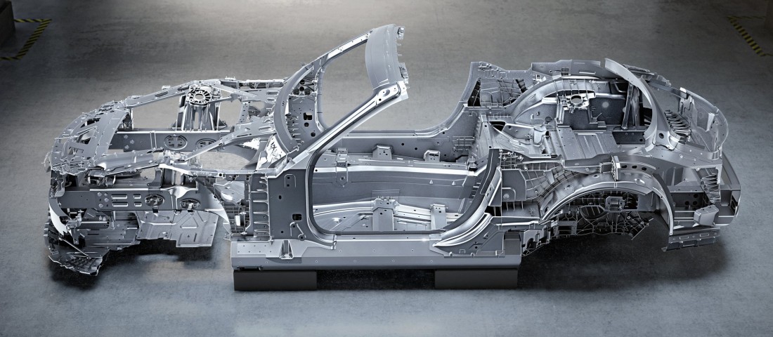 Radikális újdonságokkal érkezik az új Mercedes SL