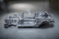 Radikális újdonságokkal érkezik az új Mercedes SL 8