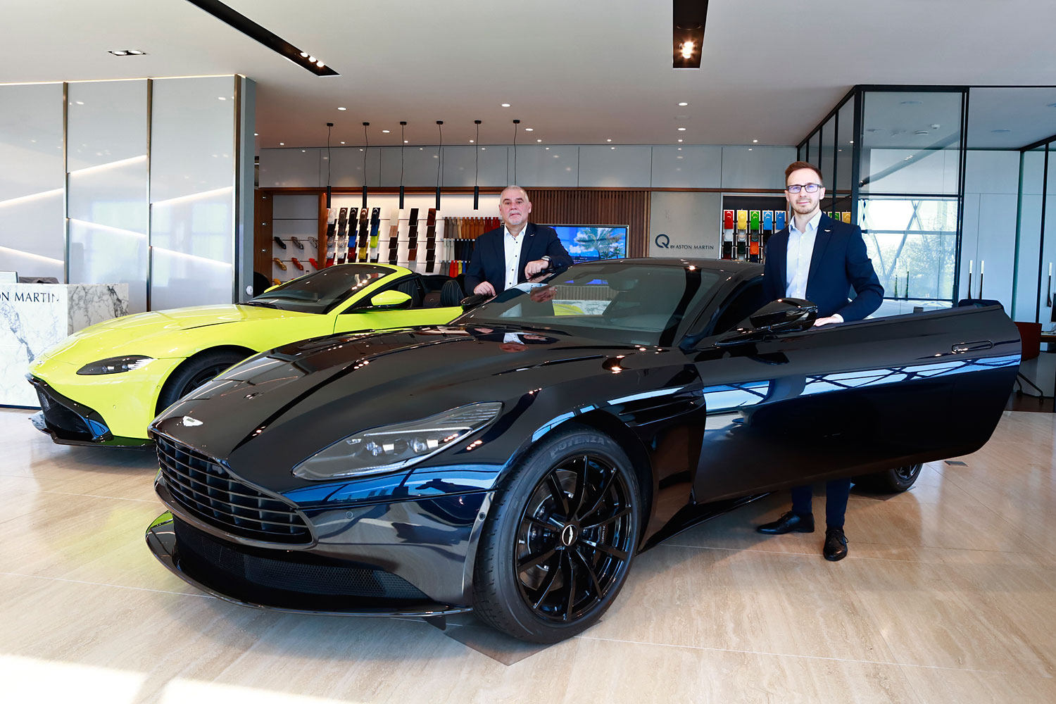 Hogyan és milyen Aston Martint vásárolnak a magyar milliárdosok? 7