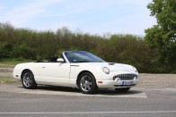 Formájával azonnal hódít – Ford Thunderbird, 2002 55