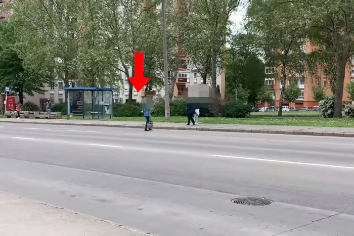 Pofátlanul szabálytalan gyalogosokra vadásztak a rendőrök, íme az első videó