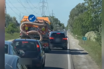 Bepöccent autós tartott fel mindenkit az 51-es úton