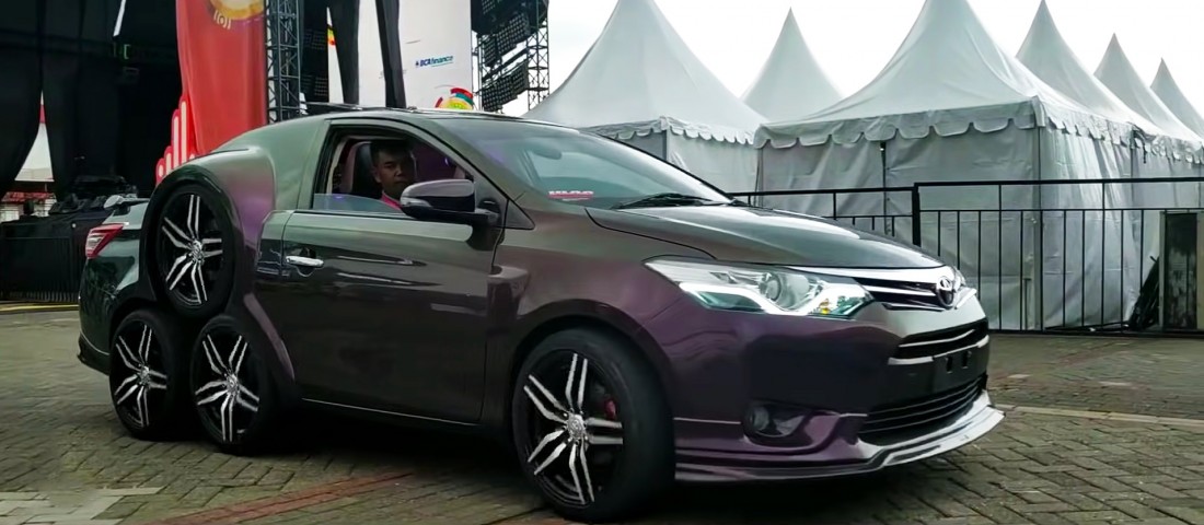 Teljesen értelmetlen, mégis lenyűgöző ez a tuningolt Toyota