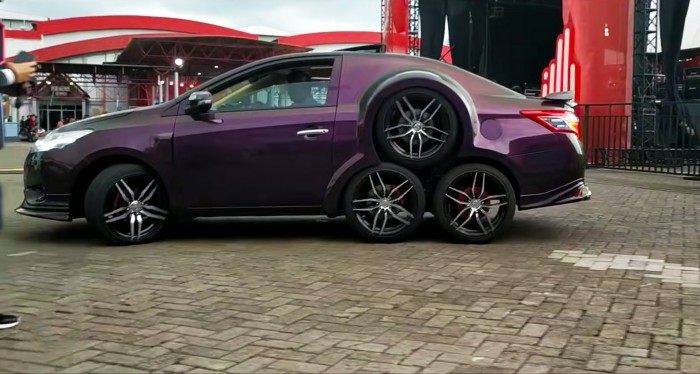 Teljesen értelmetlen, mégis lenyűgöző ez a tuningolt Toyota 6 | Vezess Teljesen értelmetlen, mégis lenyűgöző ez a tuningolt Toyota 6