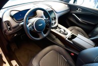 Hogyan és milyen Aston Martint vásárolnak a magyar milliárdosok? 24