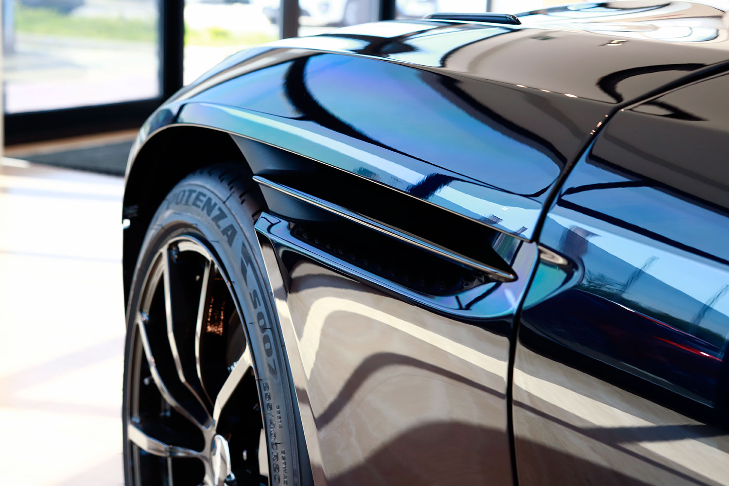 Hogyan és milyen Aston Martint vásárolnak a magyar milliárdosok? 5