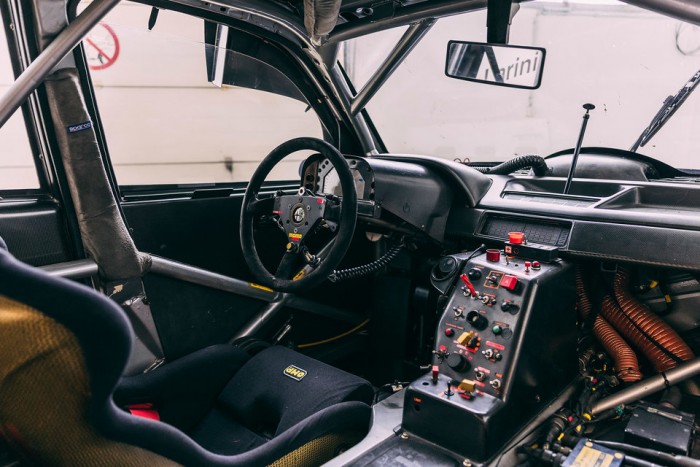 Az elmúlt 30 évből ez az Alfa Romeo kellene a legjobban 3