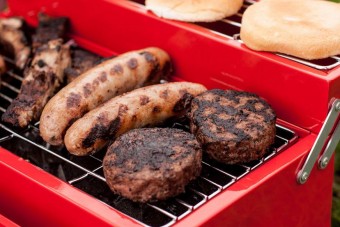 A poénos grillsütők kiemelkedő képviselője ez a szerszámosláda