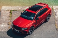 Sportverzió készült a Bentley luxusterepjárójából 35