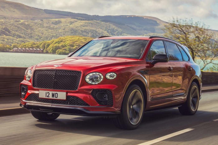 Sportverzió készült a Bentley luxusterepjárójából 6