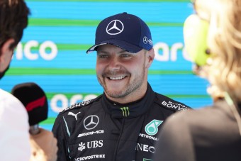 F1: Bottas kiszúrna Hamiltonnal