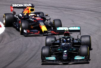 F1: Kiosztotta a Red Bullt Bottas