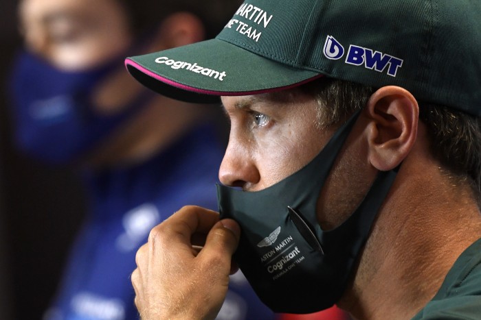 Vettel: A csapattársamnak jobb autója van 2 Vettel: A csapattársamnak jobb autója van 2