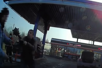 Buzogánnyal támadt a dühös autós a benzinkúton