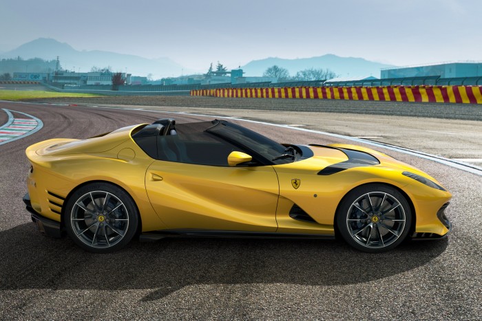 Minden részletében tökéletesebb lett a V12-es Ferrari 10