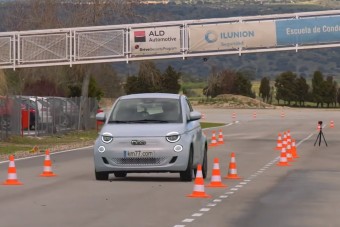Híres teszten a Fiat 500e – vajon bizonyított?