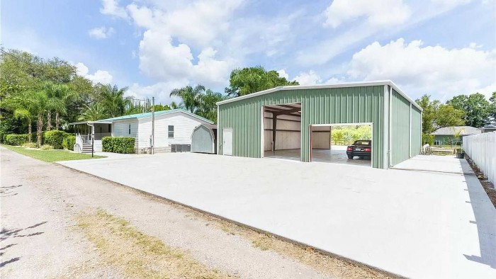 Ilyen házat vesz, akinek autói jelentik a családot 3