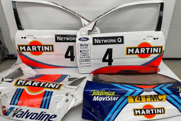 Valaki komoly pénzt fog fizetni egy Ford Focus törött darabjaiért